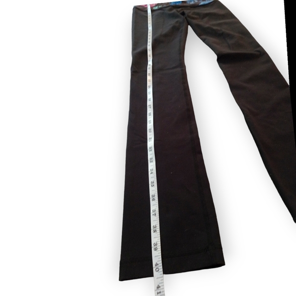 Lululemon womens straight legged leggings with floral waist band size 4 - Picture 4 of 7